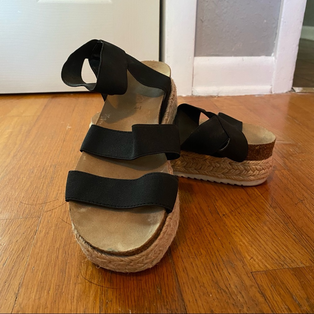 Espirit Platform Sandals